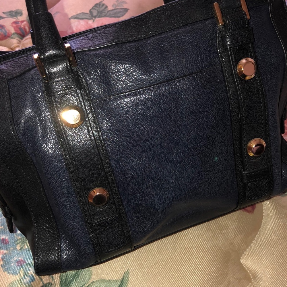 Michael kors purse - Picture 3 of 3